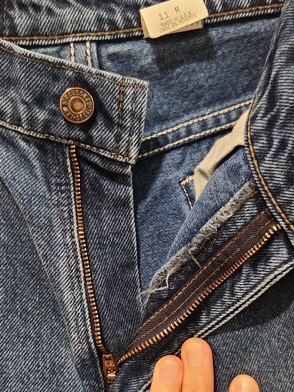 Vintage 90s Levi's Jeans Blue Label High Rise Taper Made in USA 26